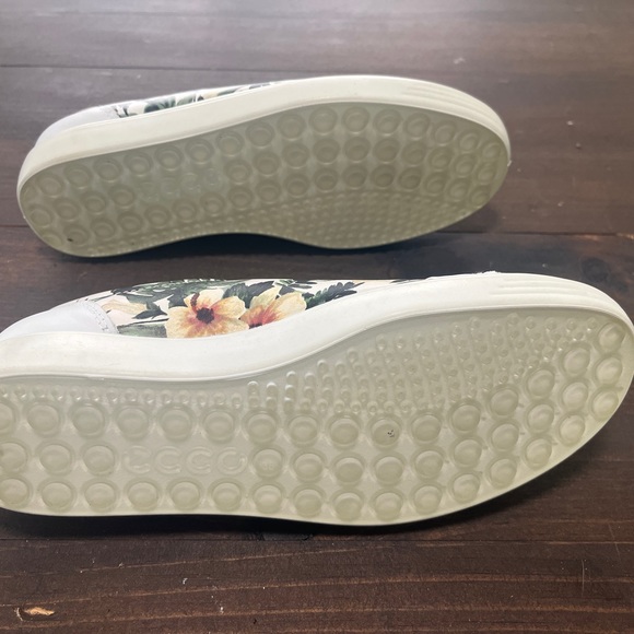 Size 4 Excellent condition Size 4 US - Picture 10 of 10